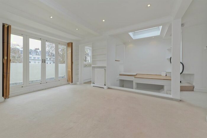 2 Bedroom Flat To Rent In Arundel Gardens, London, W11