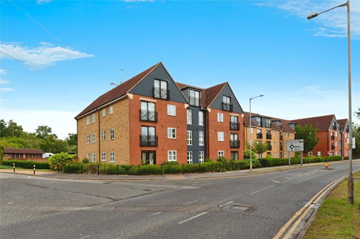 2 Bedroom Flat For Sale In Fleming Road, Chafford Hundred, Grays, Essex, RM16