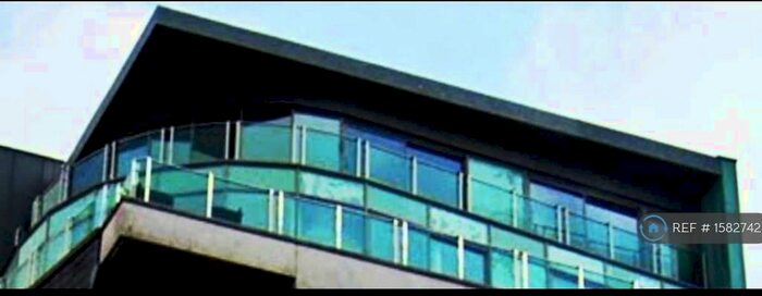 3 Bedroom Penthouse To Rent In Clyde Street, Glasgow, G1