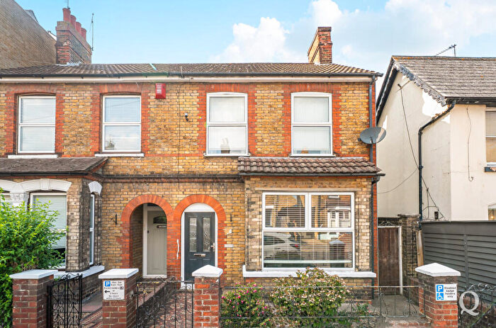 3 Bedroom Semi-Detached House For Sale In Park Road, Sittingbourne, Kent, ME10