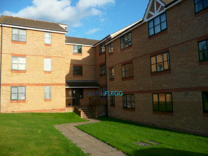 1 Bedroom Flat To Rent In Lovegrove Drive, Slough, SL2