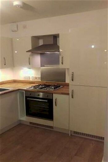 2 Bedroom Ground Flat To Rent In Flat Robin Place, EH16