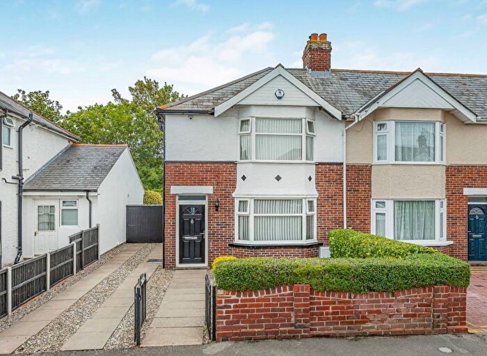3 Bedroom End Of Terrace House For Sale In Boswell Road, Oxford, OX4
