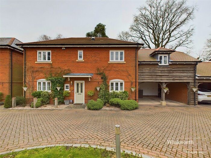 4 Bedroom Detached House For Sale In Gardeners Copse, Sonning Common, Reading, RG4