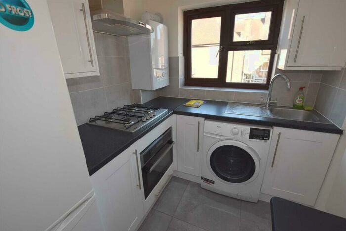 1 Bedroom Flat To Rent In Rundell Crescent, Hendon, NW4