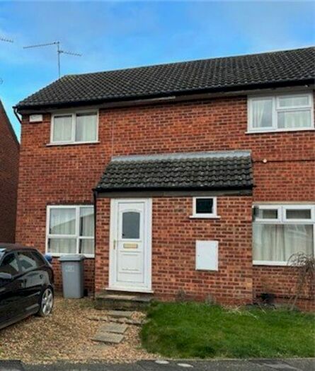 2 Bedroom Property To Rent In Walsingham Avenue, Kettering, NN15