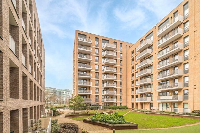 2 Bedroom Flat For Sale In Lakeside Drive, Park Royal, NW10