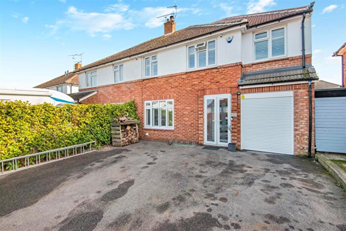 4 Bedroom Semi Detached House For Sale In Staffa Road, Maidstone, ME15
