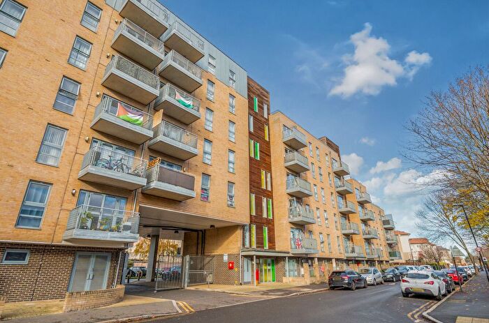 1 Bedroom Flat For Sale In Chaseway Lodge, Butchers Road, London, E16