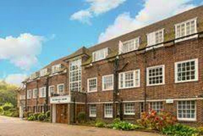 2 Bedroom Apartment To Rent In Heathview Court, Hampstead, NW11