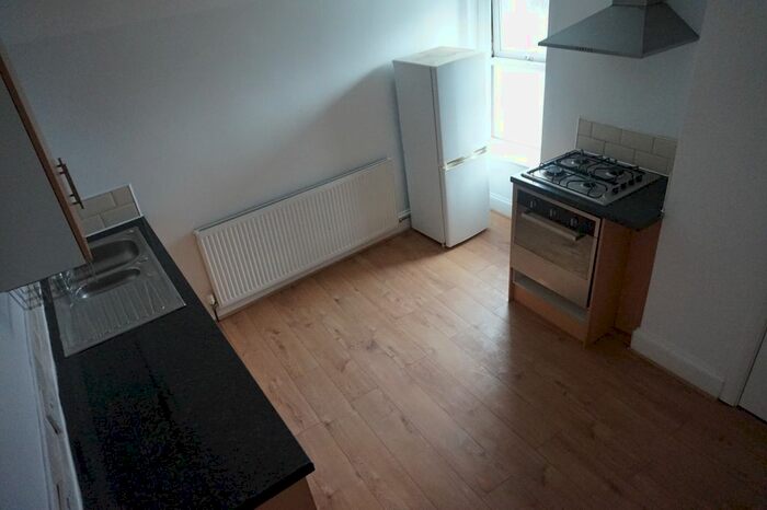 2 Bedroom Flat To Rent In Richmond Road, Cardiff, CF24