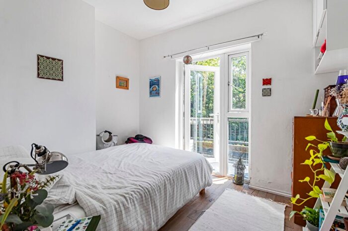 1 Bedroom Flat For Sale In Woodstock Road, London, N4