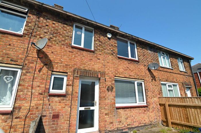 3 Bedroom Terraced House To Rent In Heneage Road, Grimsby, DN32