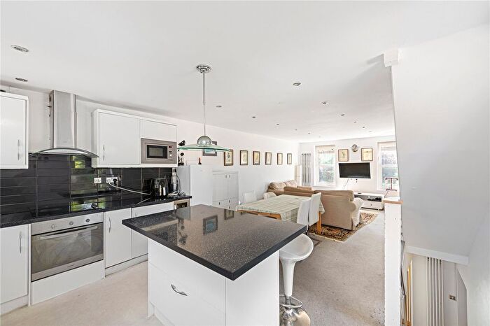 4 Bedroom Detached House To Rent In Rodenhurst Road, Abbeville Village, SW4