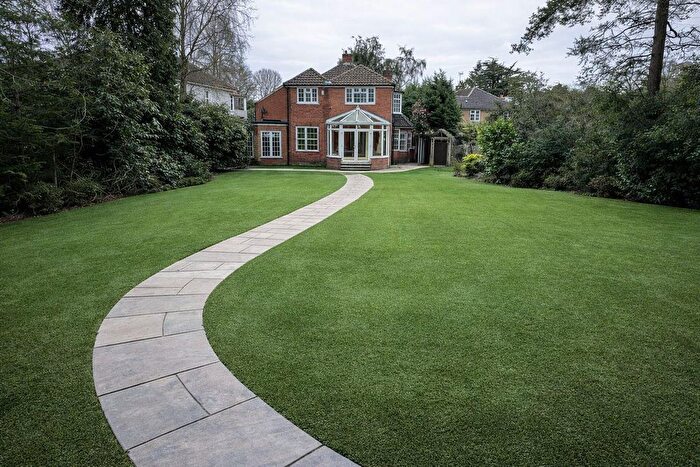 4 Bedroom Detached House For Sale In Woodlands Close, Ascot, SL5