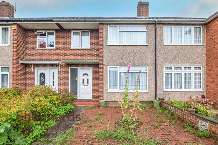 3 Bedroom Terraced House For Sale In Hanbury Close, Cheshunt, EN8