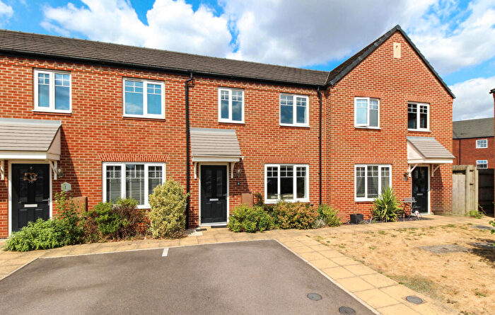 2 Bedroom Terraced House For Sale In Pease Close, Warwick, CV34