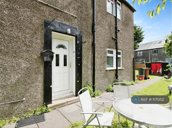 3 Bedroom Flat To Rent In Pilton Crescent, Edinburgh, EH5