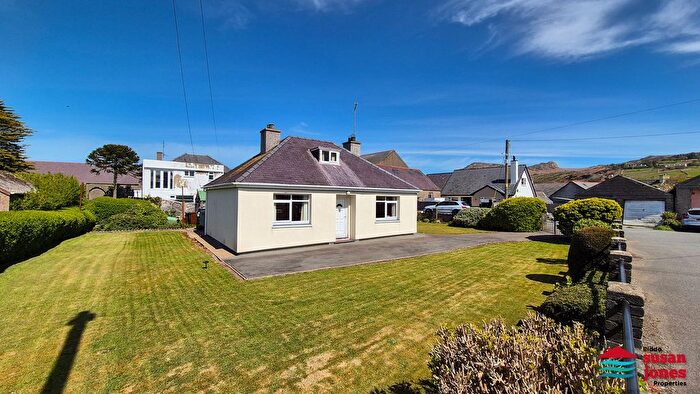 2 Bedroom Bungalow For Sale In Ffordd Cae Rhyg, Nefyn, Pwllheli, LL53