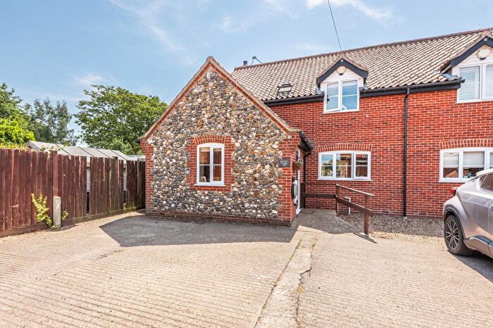 3 Bedroom Semi-Detached House For Sale In Modern Cottage In Worstead, NR28