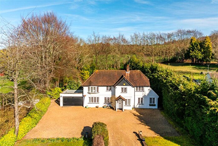 4 Bedroom Detached House For Sale In Cadsden Road, Princes Risborough, Buckinghamshire, HP27