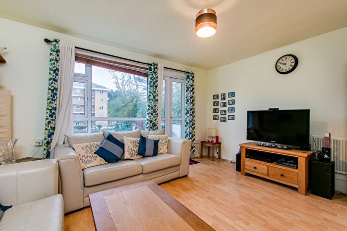 1 Bedroom Flat To Rent In Weydown Close, London, SW19