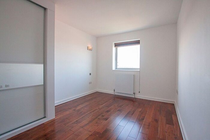 3 Bedroom Flat To Rent In John Harrison Way, London, SE10