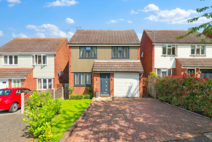 4 Bedroom Detached House For Sale In Glyders, South Benfleet, SS7