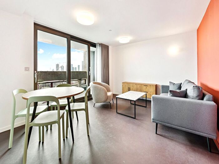 3 Bedroom Flat To Rent In Balfron Tower, St. Leonards Road, E14