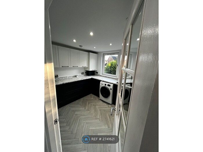 2 Bedroom Flat To Rent In Keats Place, Dundee, DD3