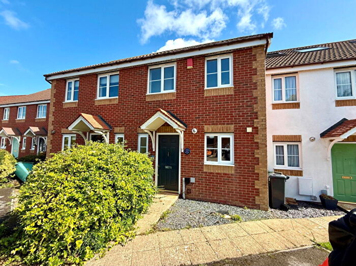 2 Bedroom Terraced House To Rent In Osborne Chase, Cowes., PO31
