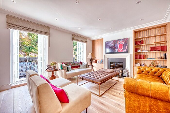 4 Bedroom Terraced House For Sale In Abbotsbury Road, London, W14