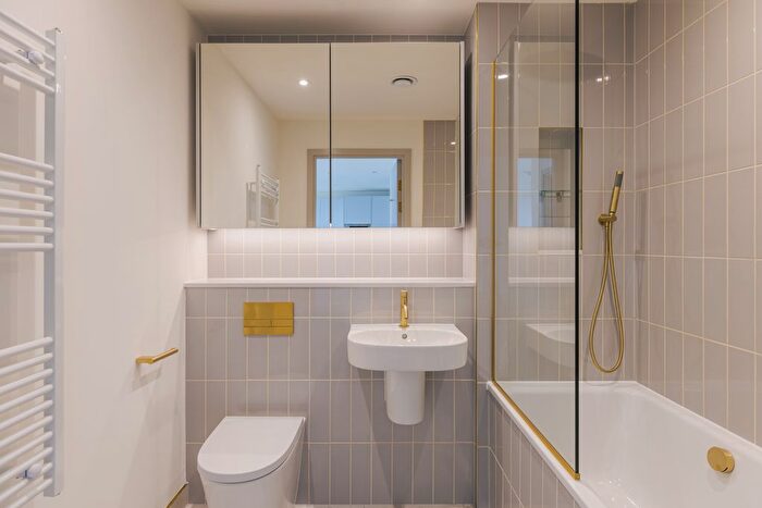 1 Bedroom Flat To Rent In The Eades, Selborne Road, London, E17