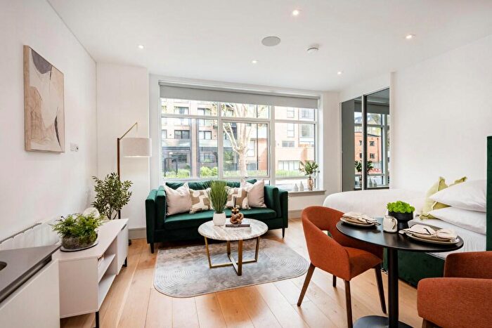 Studio To Rent In Zenith House, London, N15