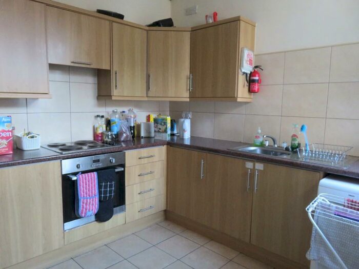 6 Bedroom Semi-Detached House To Rent In Rothesay Avenue, Nottingham, NG7