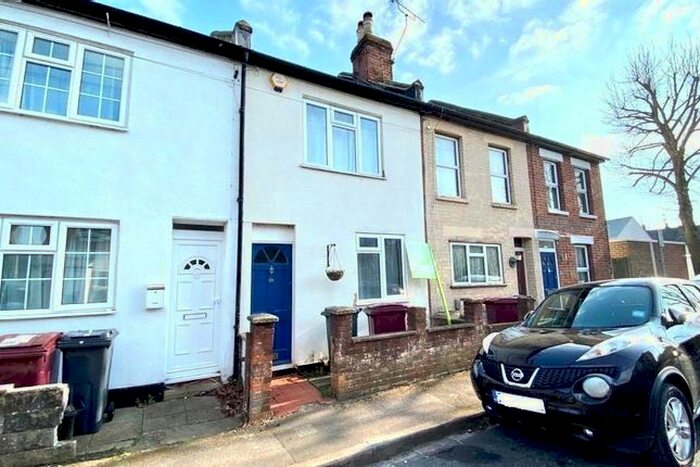 2 Bedroom Terraced House To Rent In Cholmeley Place, Reading, Berkshire, RG1