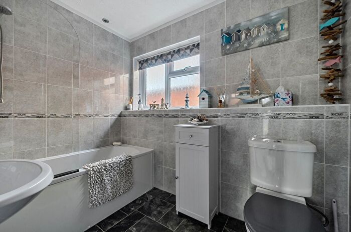 3 Bedroom Bungalow For Sale In Victoria Road, Mortimer Common, Reading, Berkshire, RG7