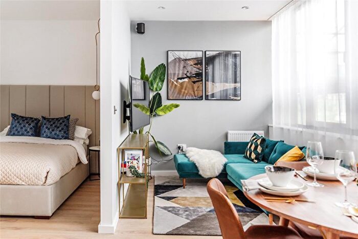 Apartment To Rent In Woking, Surrey, GU21