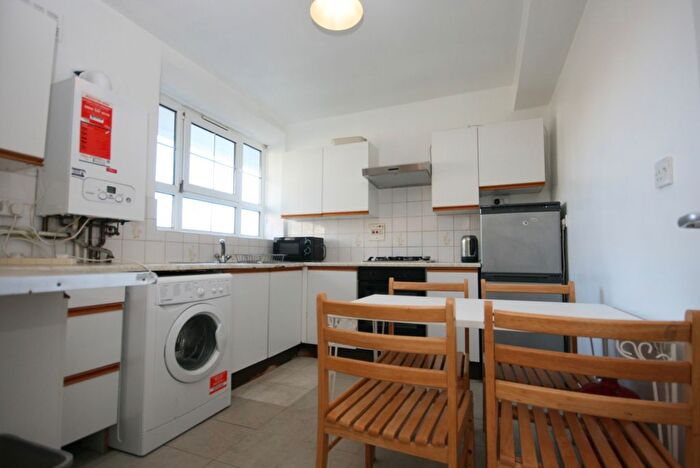 3 Bedroom Flat To Rent In Brady Street, London, E1