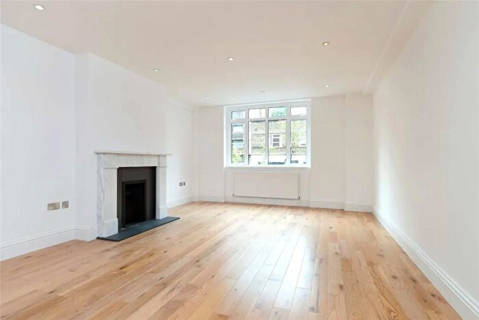 3 Bedroom Flat For Sale In St James Close, St. John's Wood, NW8