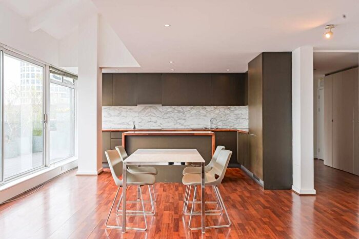 2 Bedroom Maisonette To Rent In Bartholomew Square, Clerkenwell, London, EC1V