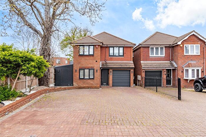 4 Bedroom Detached House For Sale In Wingletye Lane, Hornchurch, RM11