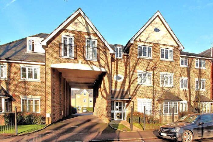 1 Bedroom Flat For Sale In Maybury Road, Woking, Surrey, GU21