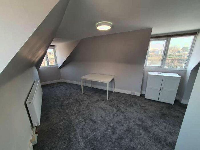 1 Bedroom Flat To Rent In Eardley Road, London, SW16