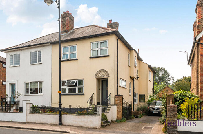 5 Bedroom Semi-Detached House For Sale In Chertsey, Surrey, KT16