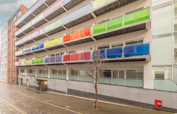 2 Bedroom Flat To Rent In Concord Street, Leeds, LS2