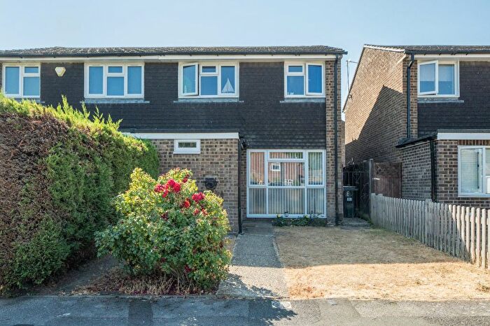 3 Bedroom Detached House For Sale In The Fells, Tilehurst, Reading, RG31