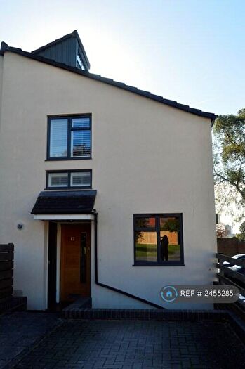 2 Bedroom End Of Terrace House To Rent In Field View, Reading, RG4