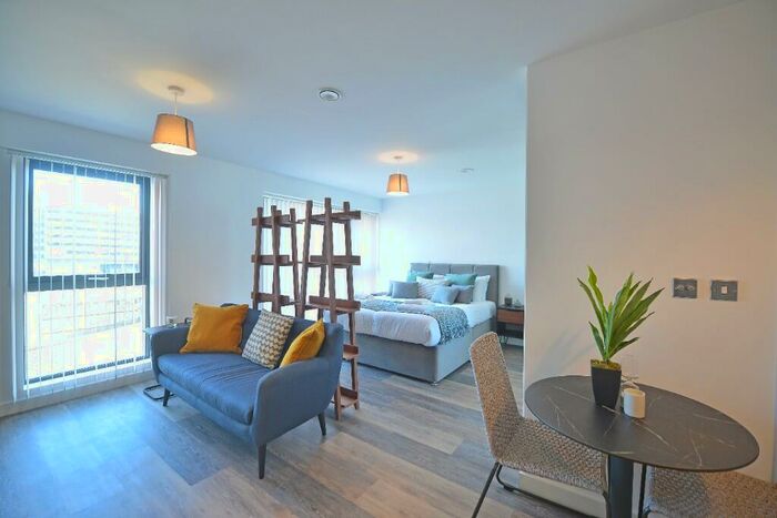 Apartment To Rent In Pershore Street, Birmingham, B5