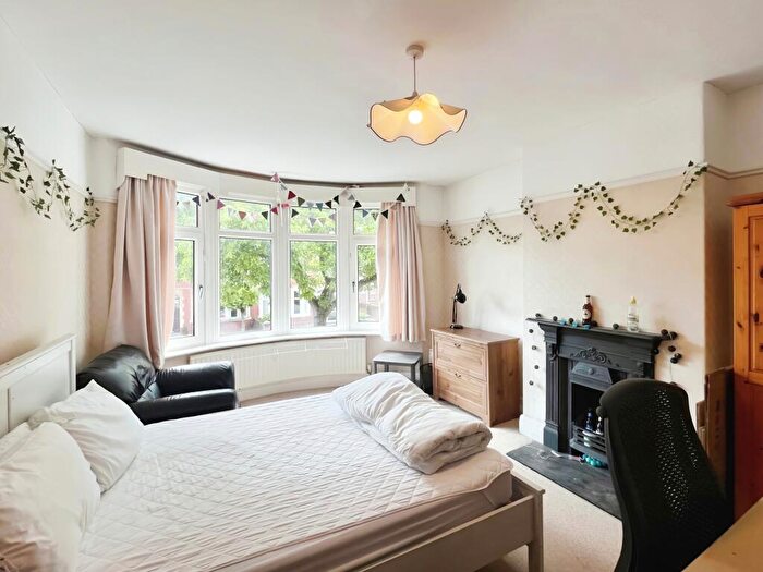 5 Bedroom Semi-Detached House To Rent In Windermere Road, CF23